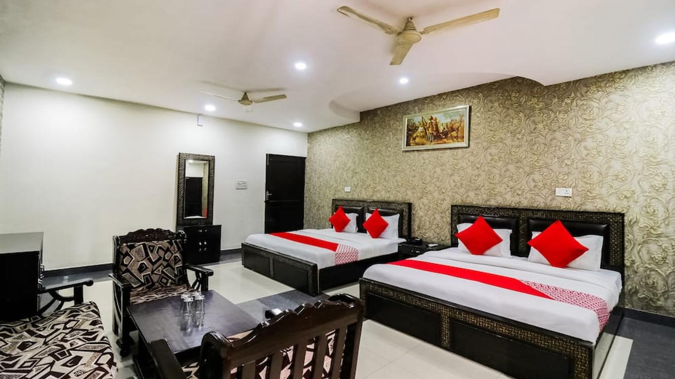 Oyo 9848 Hotel Dev Palace