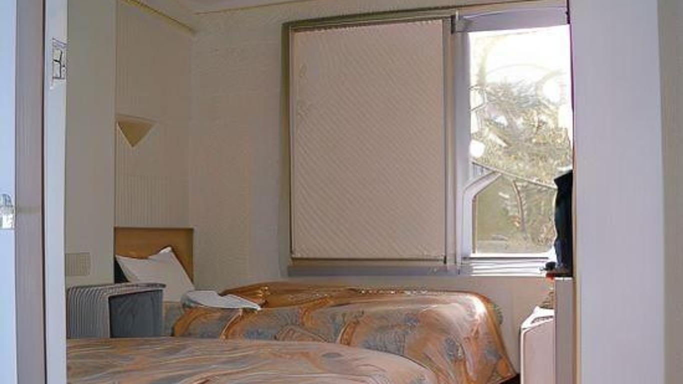 Saijo Station Hotel