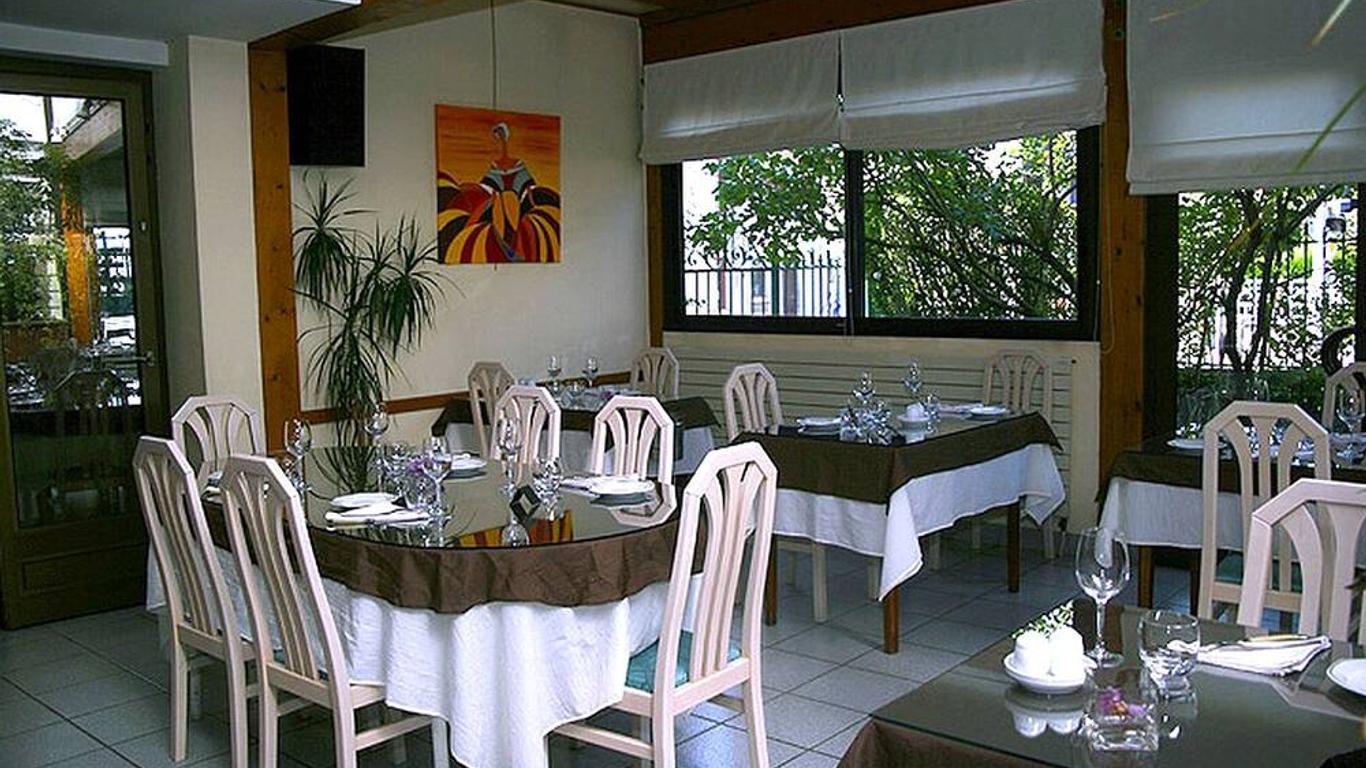 Logis L'Auberge Bourbonnaise
