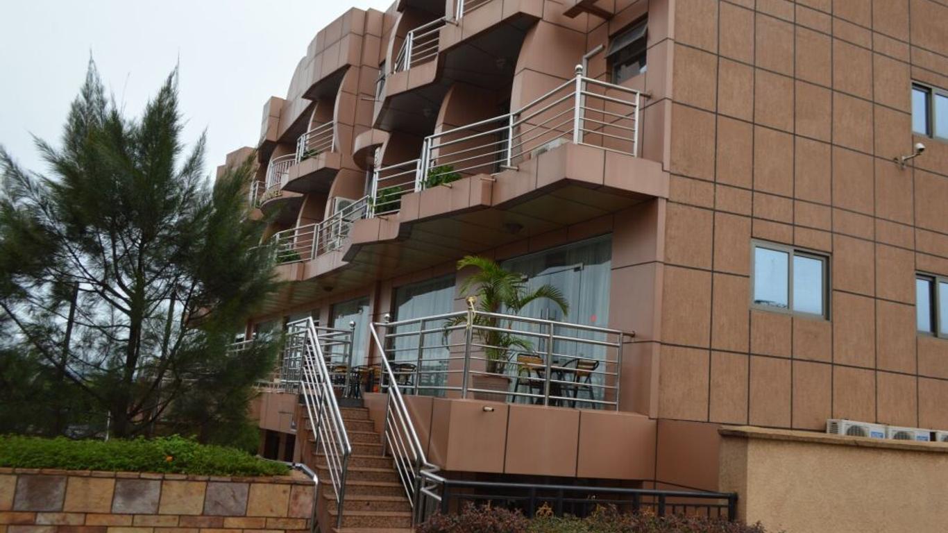 Super Paradise hotel