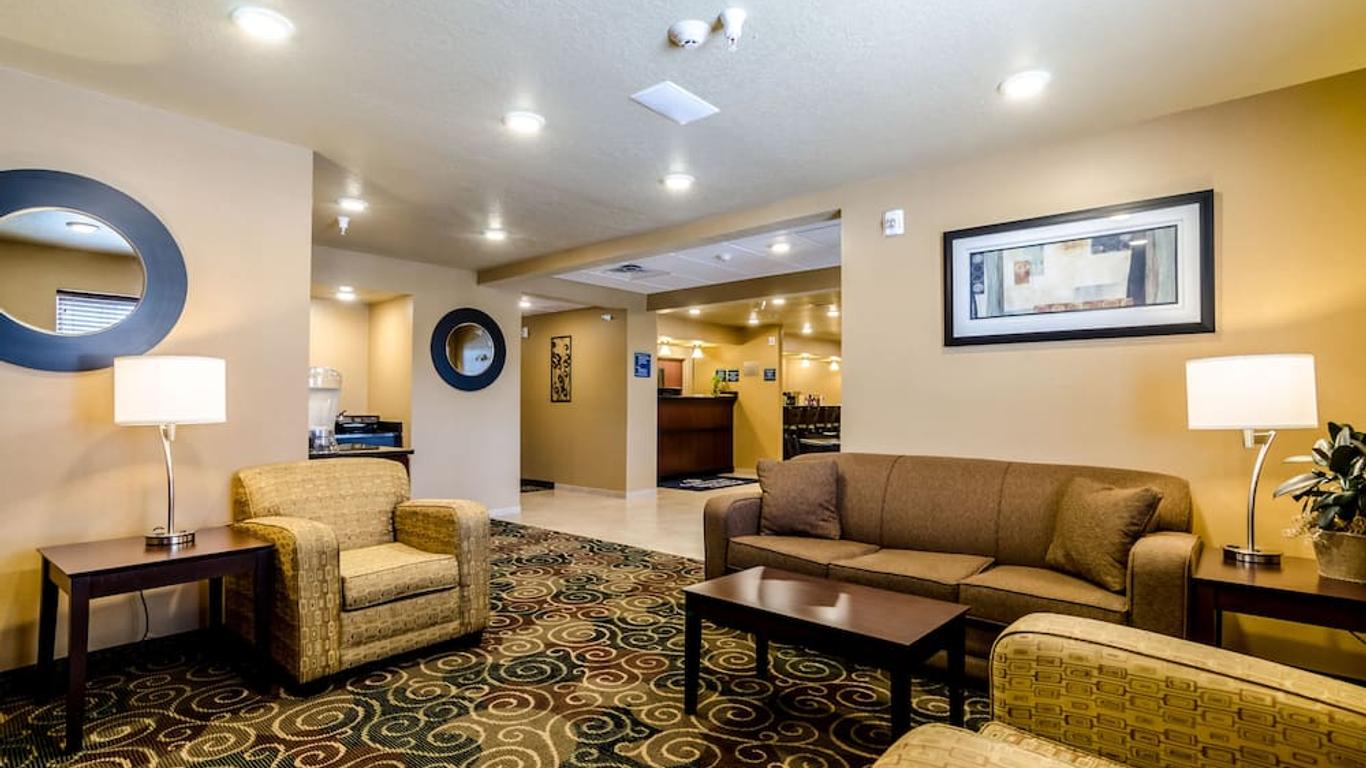Cobblestone Inn & Suites Cambridge