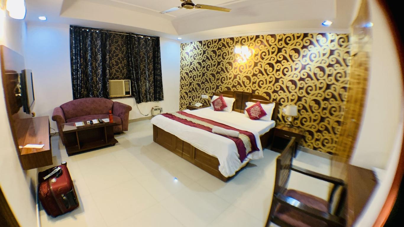 Kashish Residency and Banquet