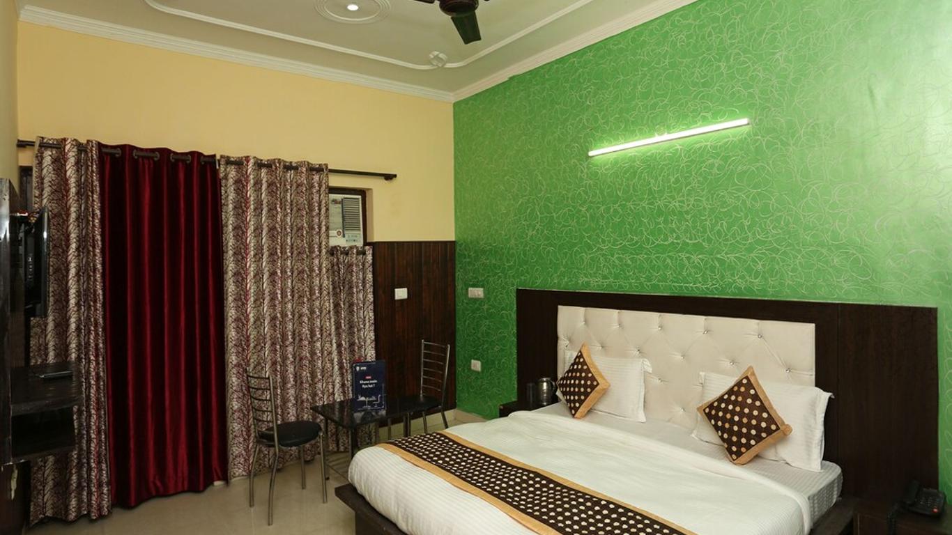 OYO 11556 Om Guest House Residency