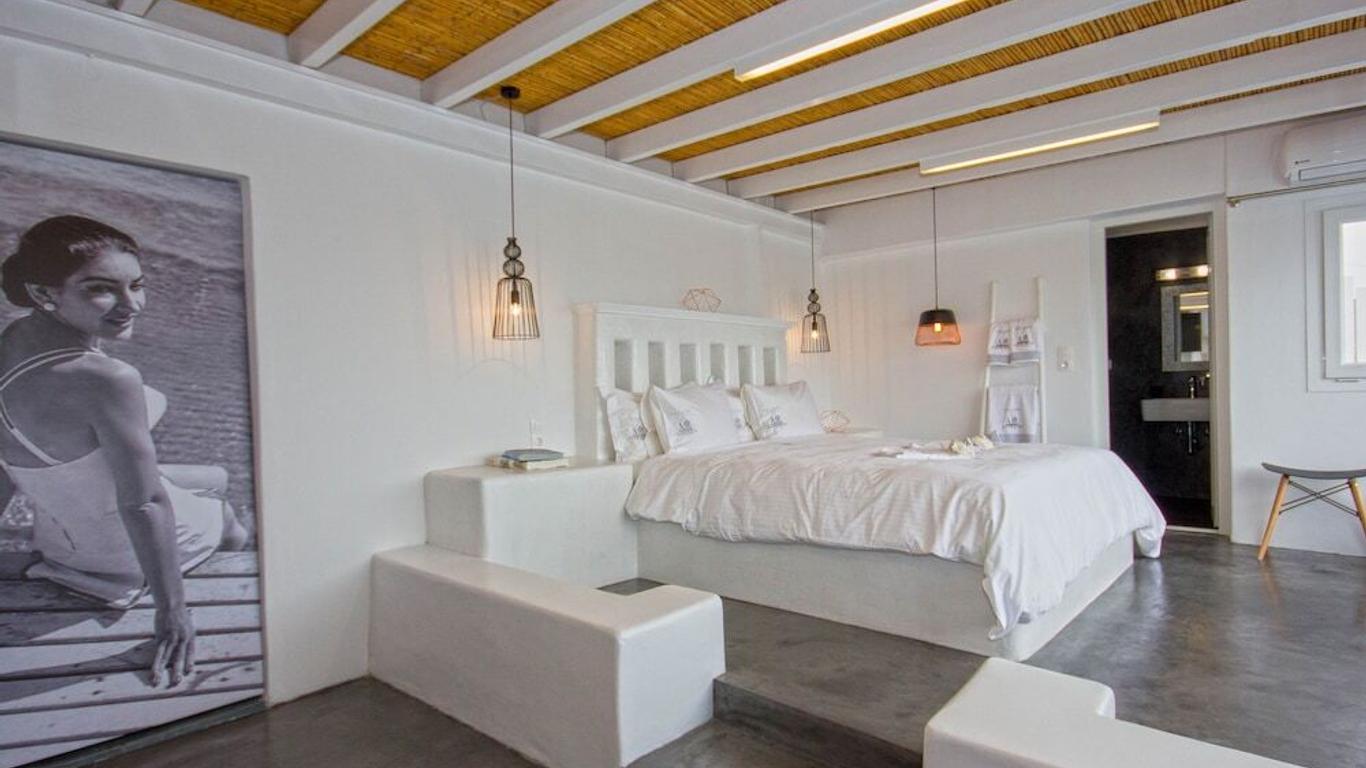 Anixi Lounge Suites - Adults Only