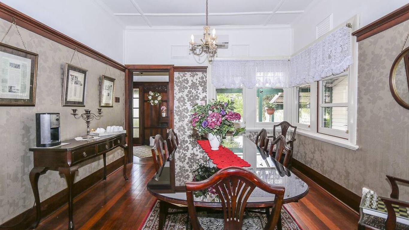 Rosebridge House Bed & Breakfast