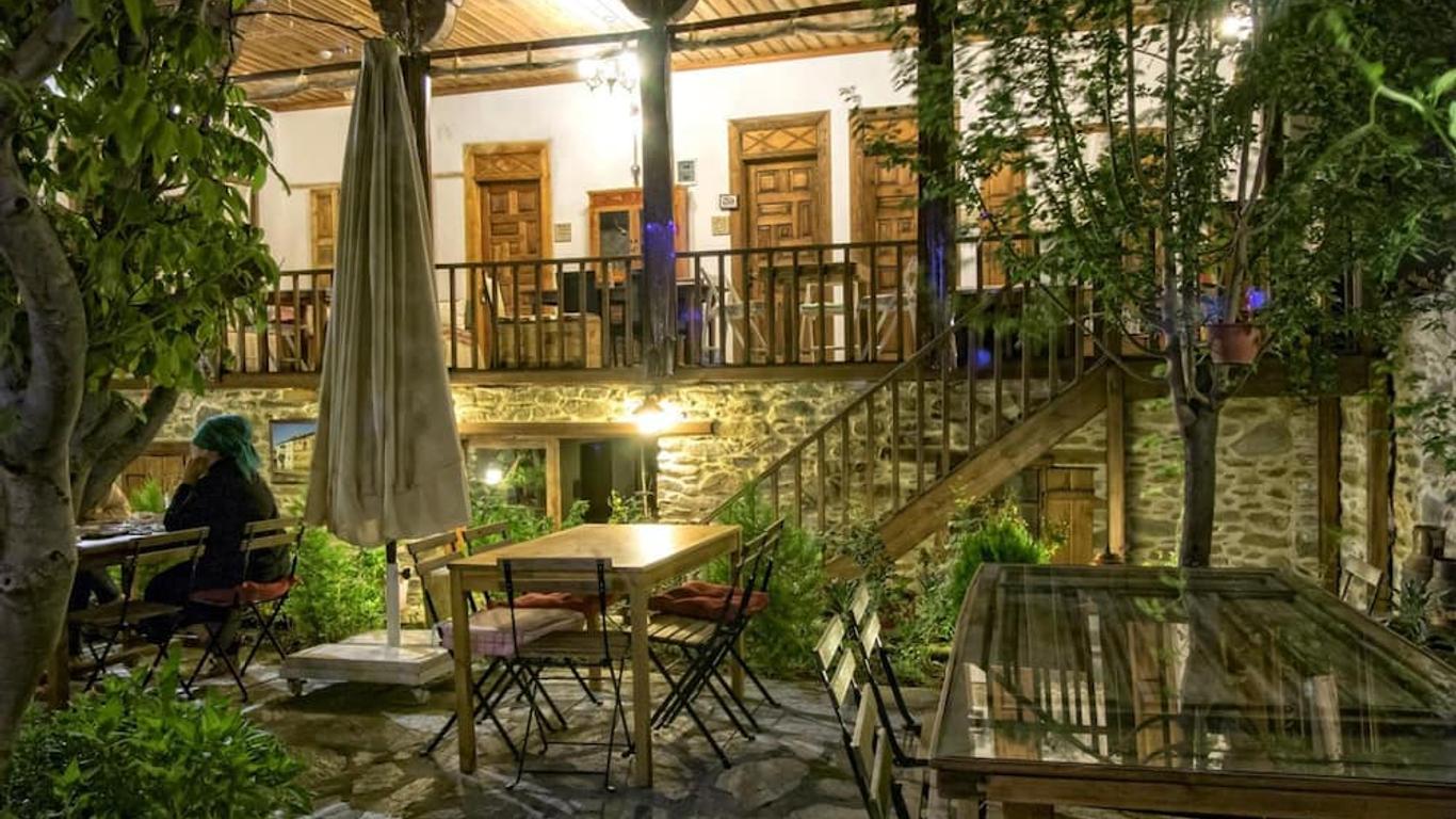 Birgi Hotel Saliha Hanim Tas Konak