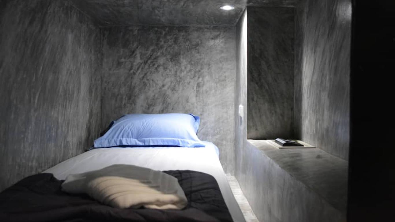 Nirvana Guesthouse & Hostel