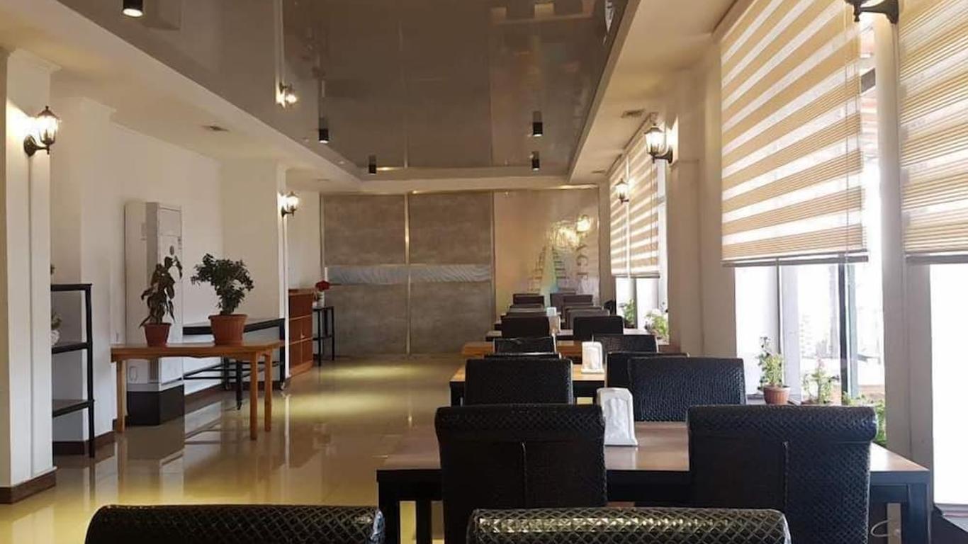 K Business Hotel