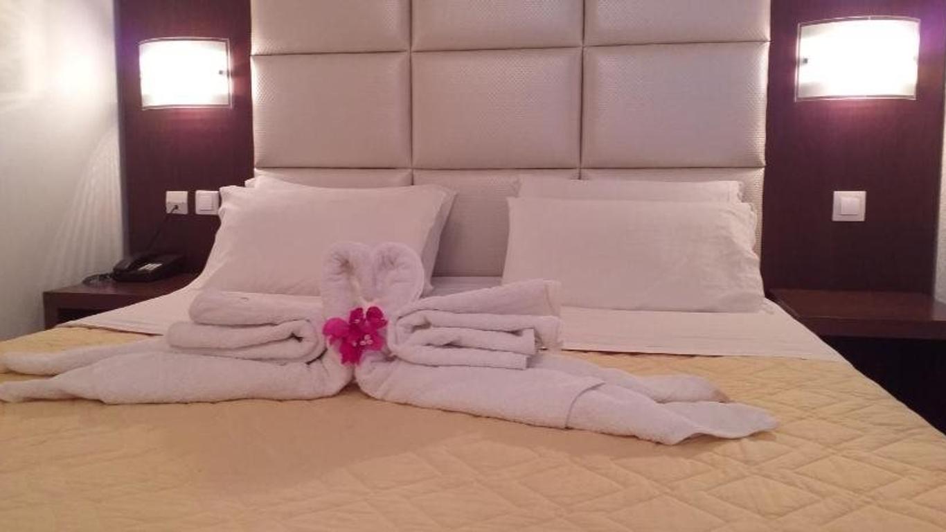 Castelia Bay Hotel