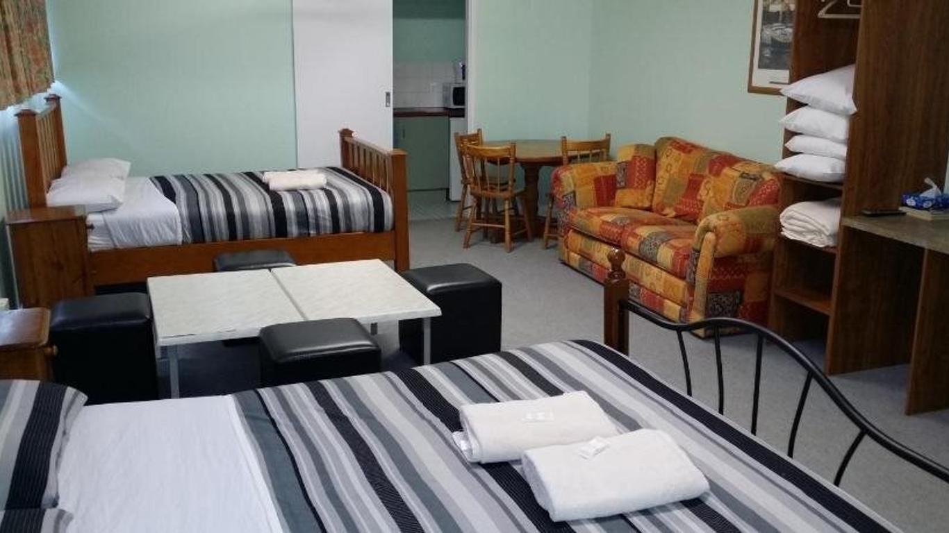 Warners Bay Hotel