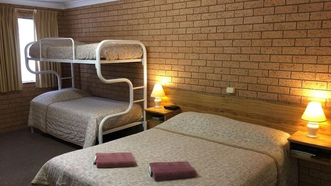 Three Ways Motel