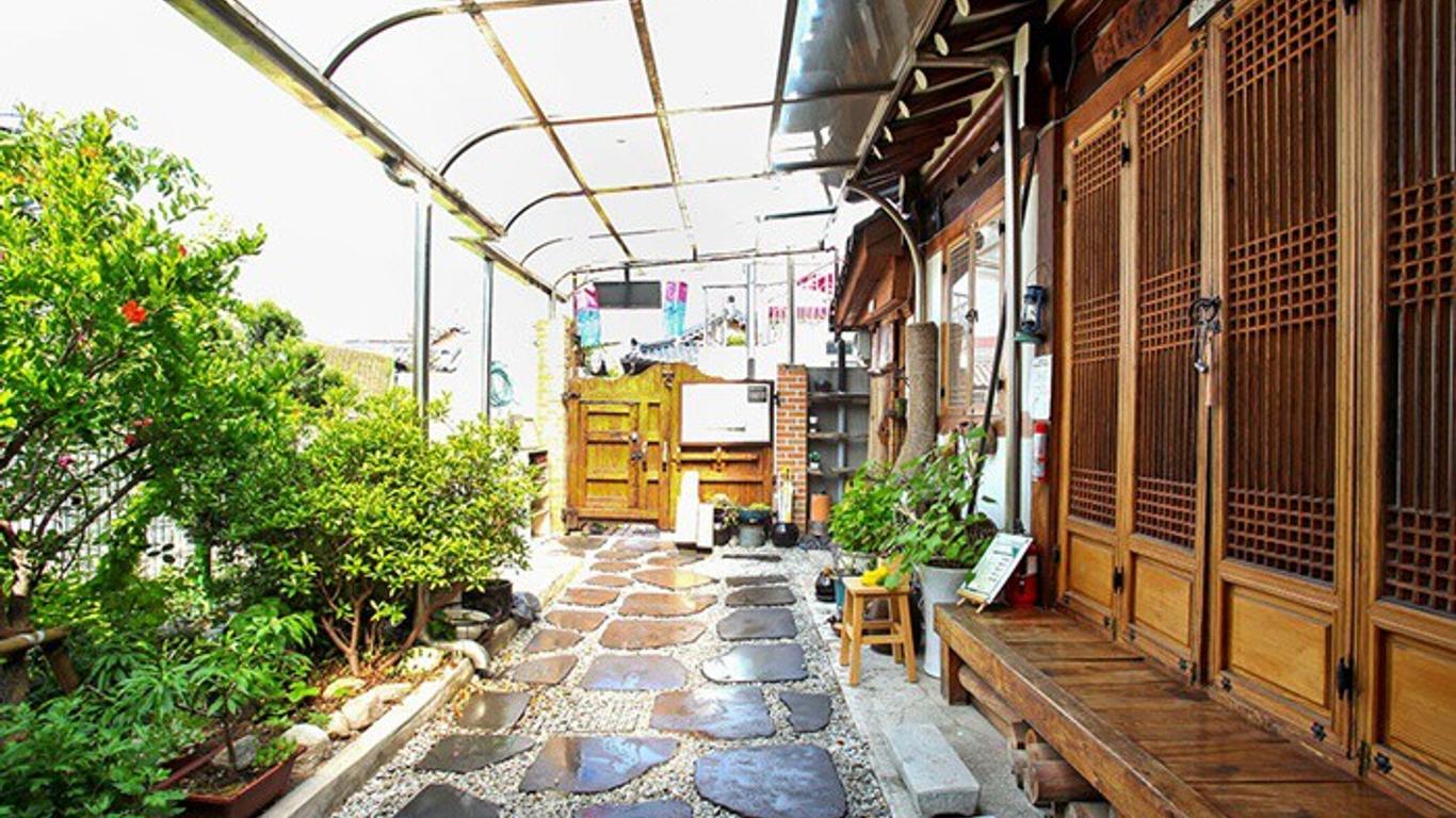 Jeonju Gyodong Oigatjip Pension