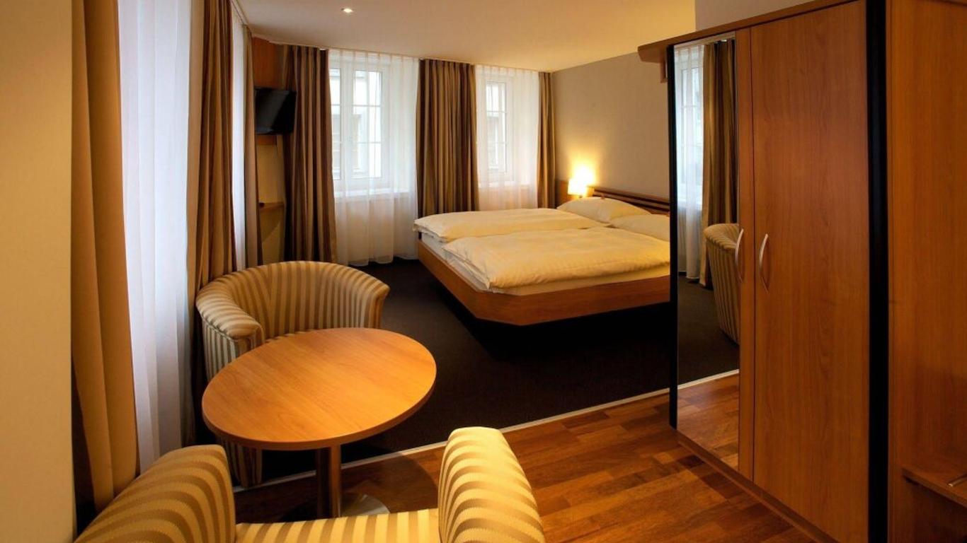Apart Hotel Amadeo