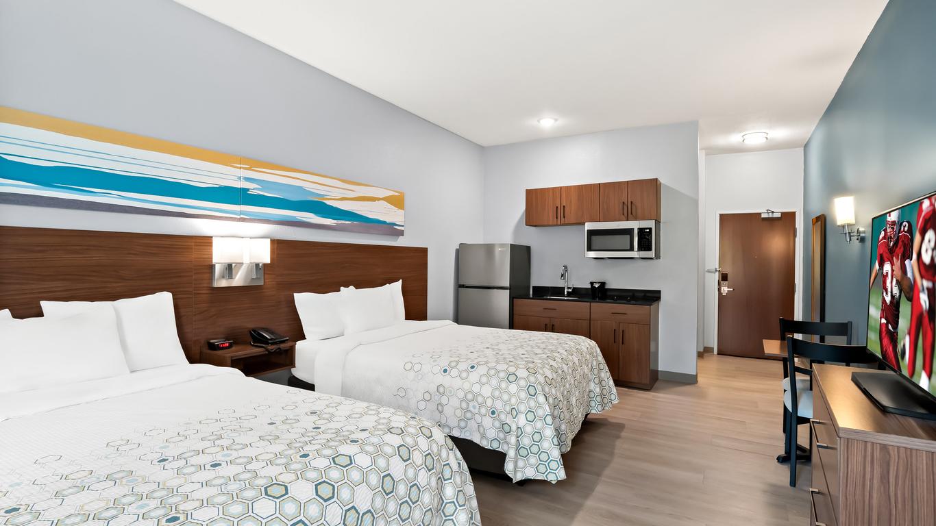 HomeTowne Studios by Red Roof East Lansing - Okemos