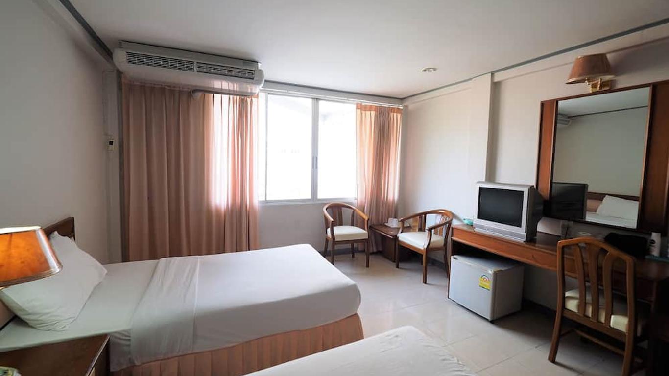 Pachara Hotel and Restaurant