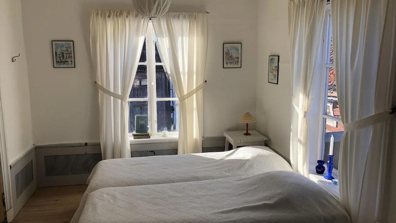 Frägsta Hälsingegård B&B