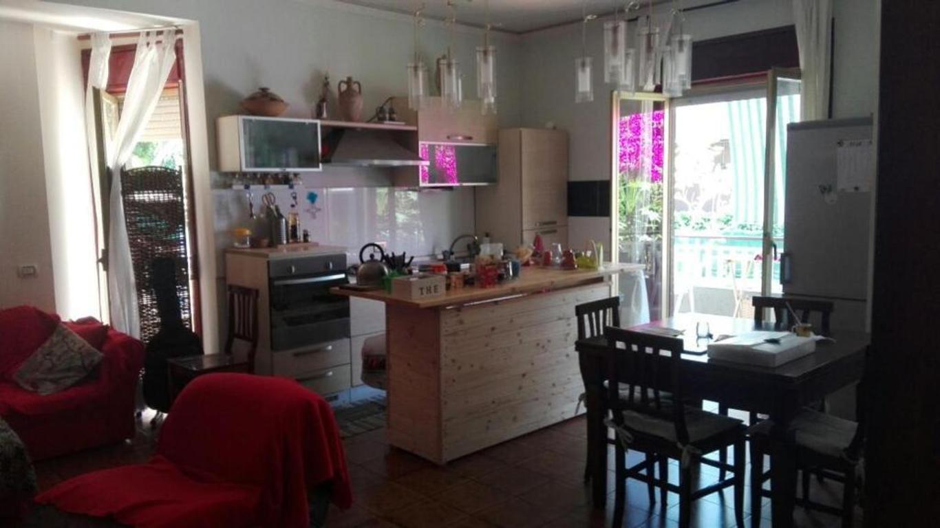 Casa Tellina lungomare scogliera