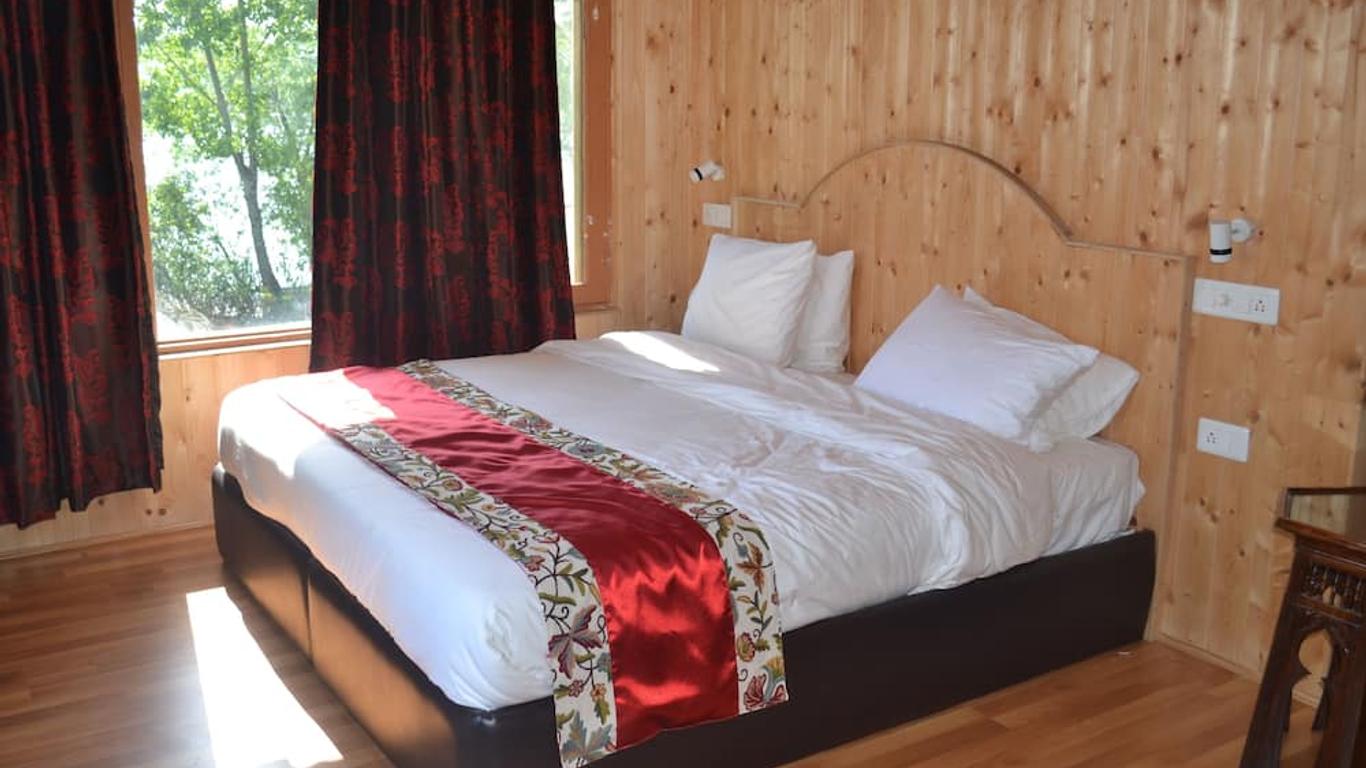 Nigeen Lake View Resort
