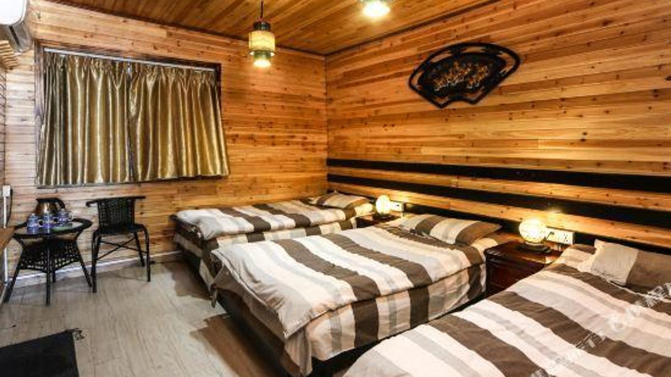 Lushan Yunzhongju Hostel