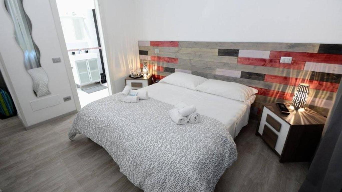 Whatshouse Roma