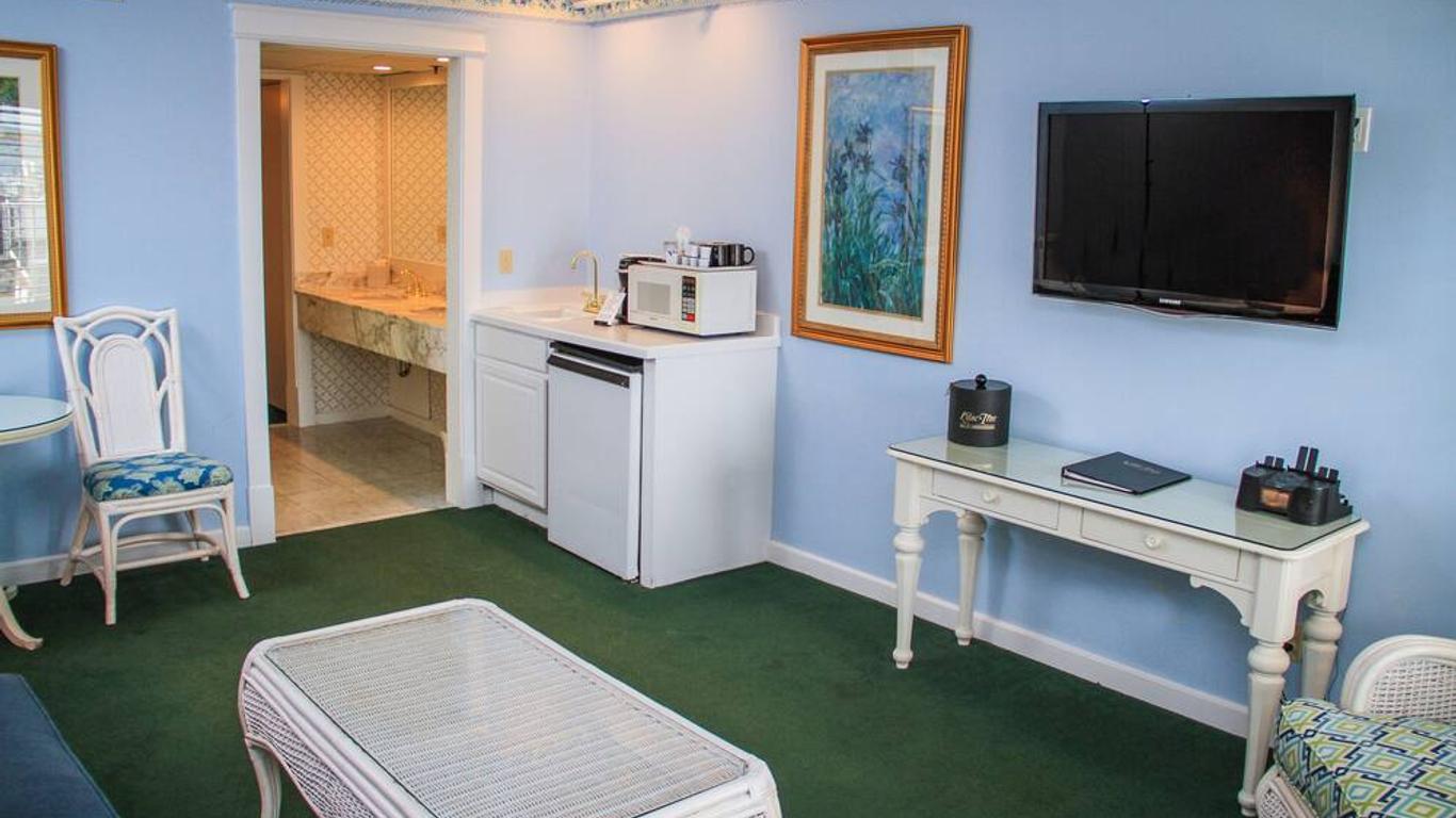 The Lilac Tree Suites & Spa