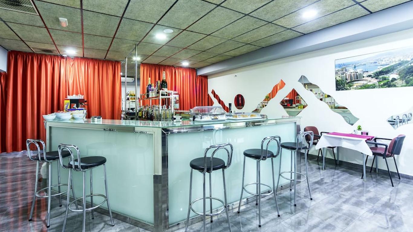 Hostal Ciudad Jardin Malaga - Adults Only