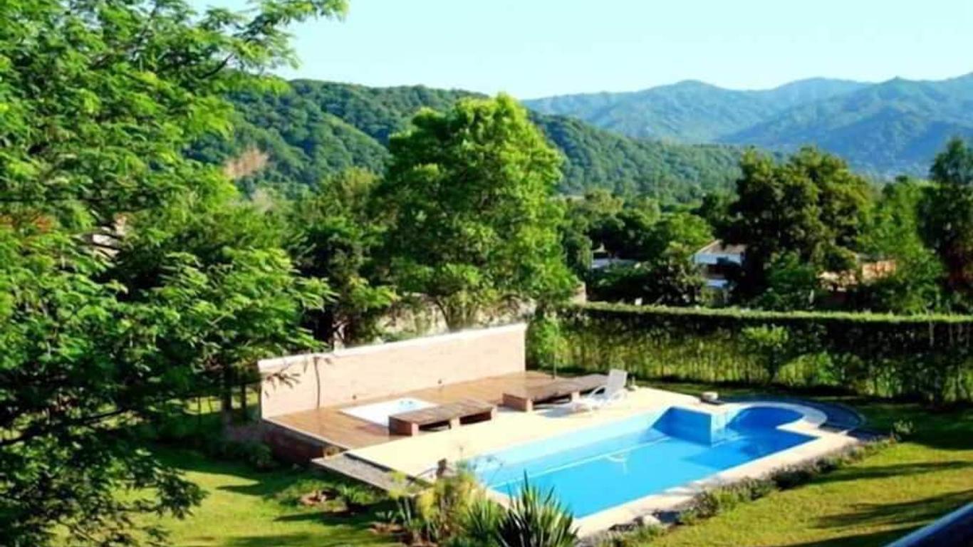 Pura Vida Hosteria de Aventura