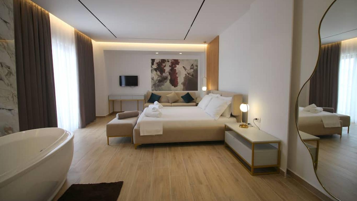 Julia Hotel