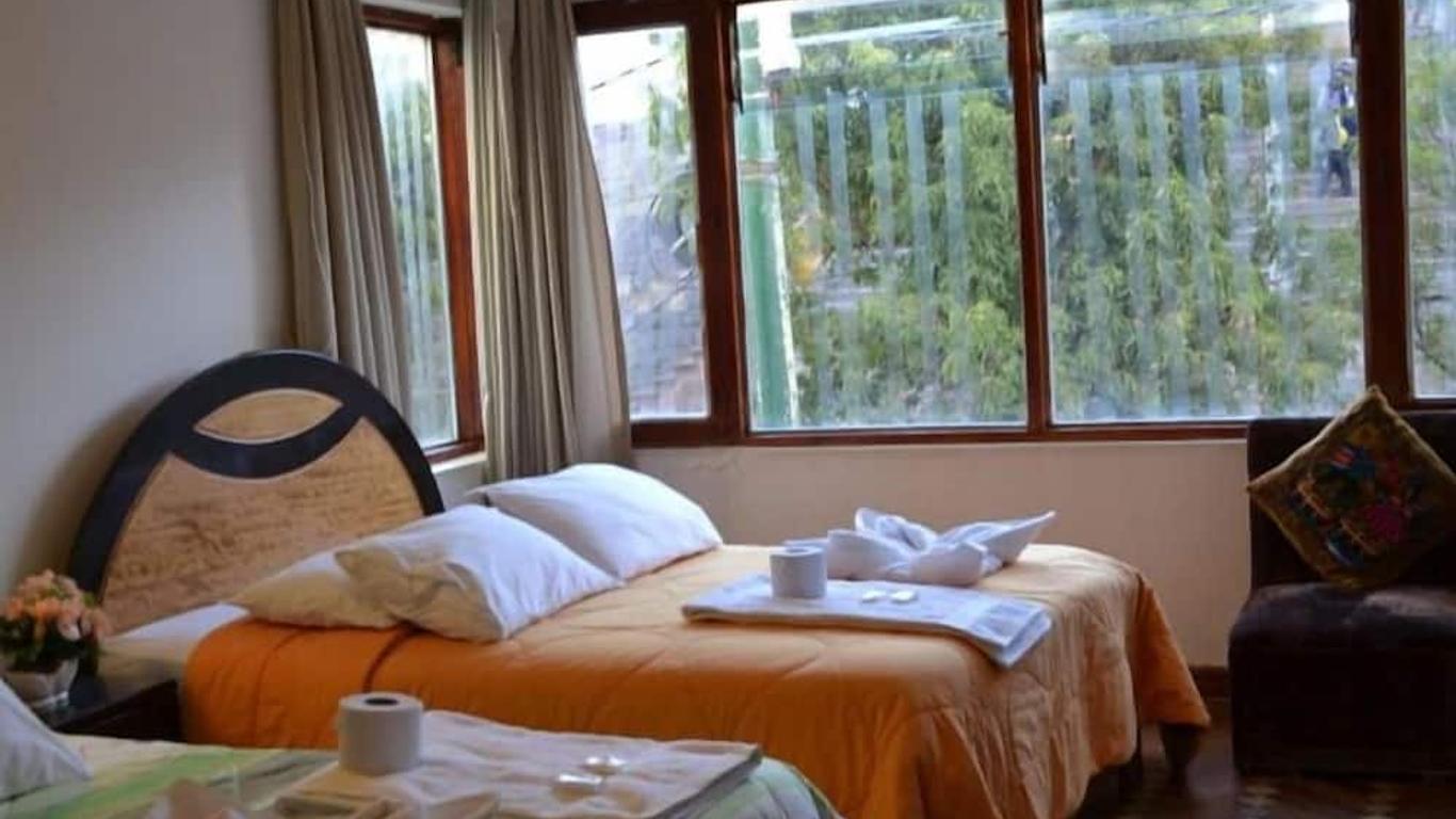 Robertos Hostel
