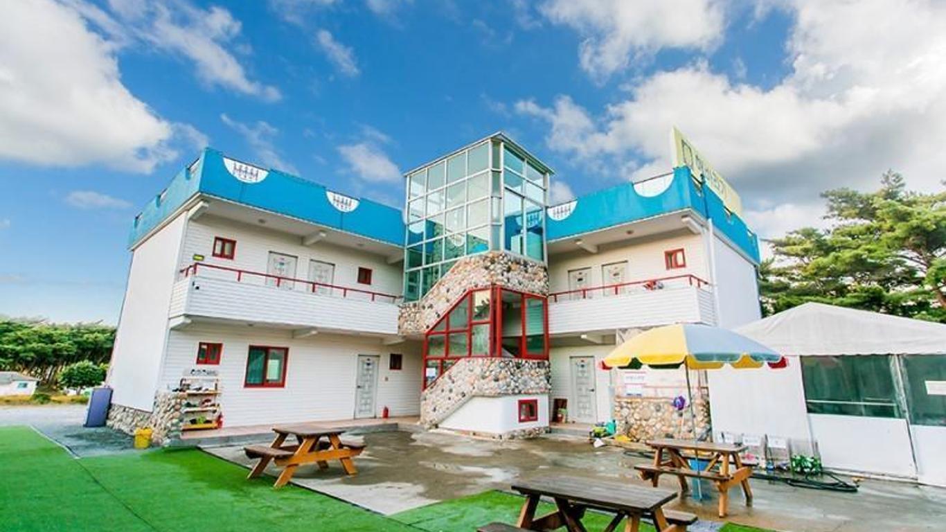 Taean (Anmyeondo) Sunflower Harujil Pension