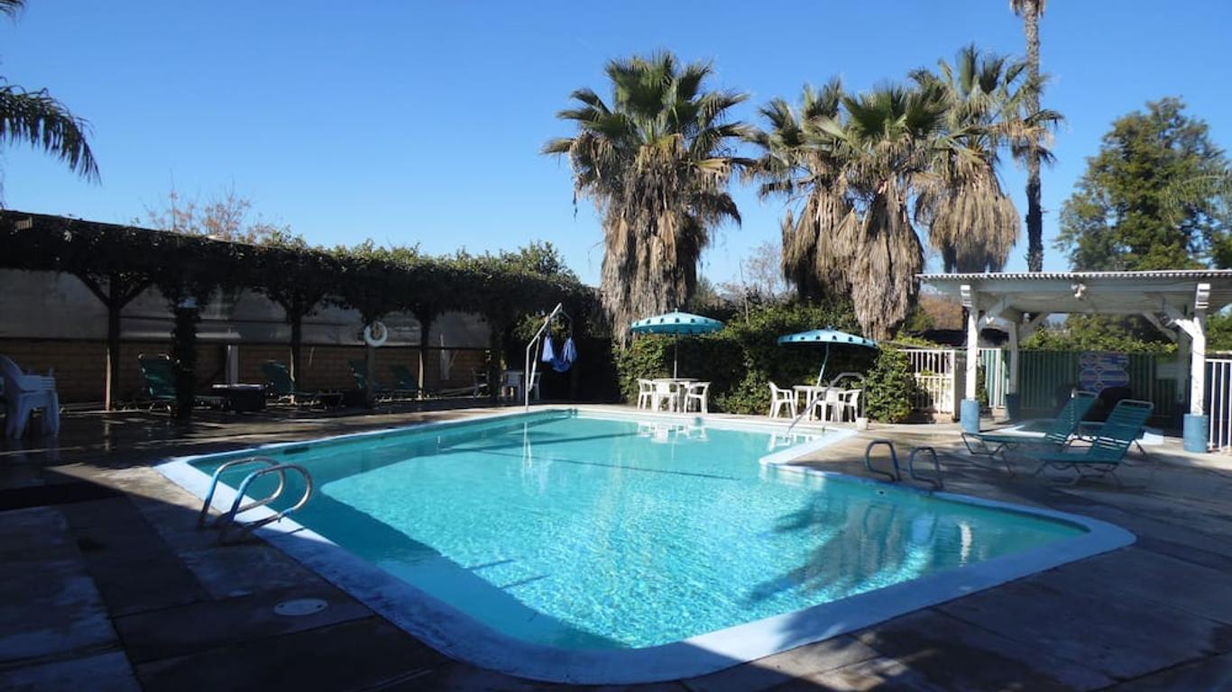 Elsinore Hot Springs Inn