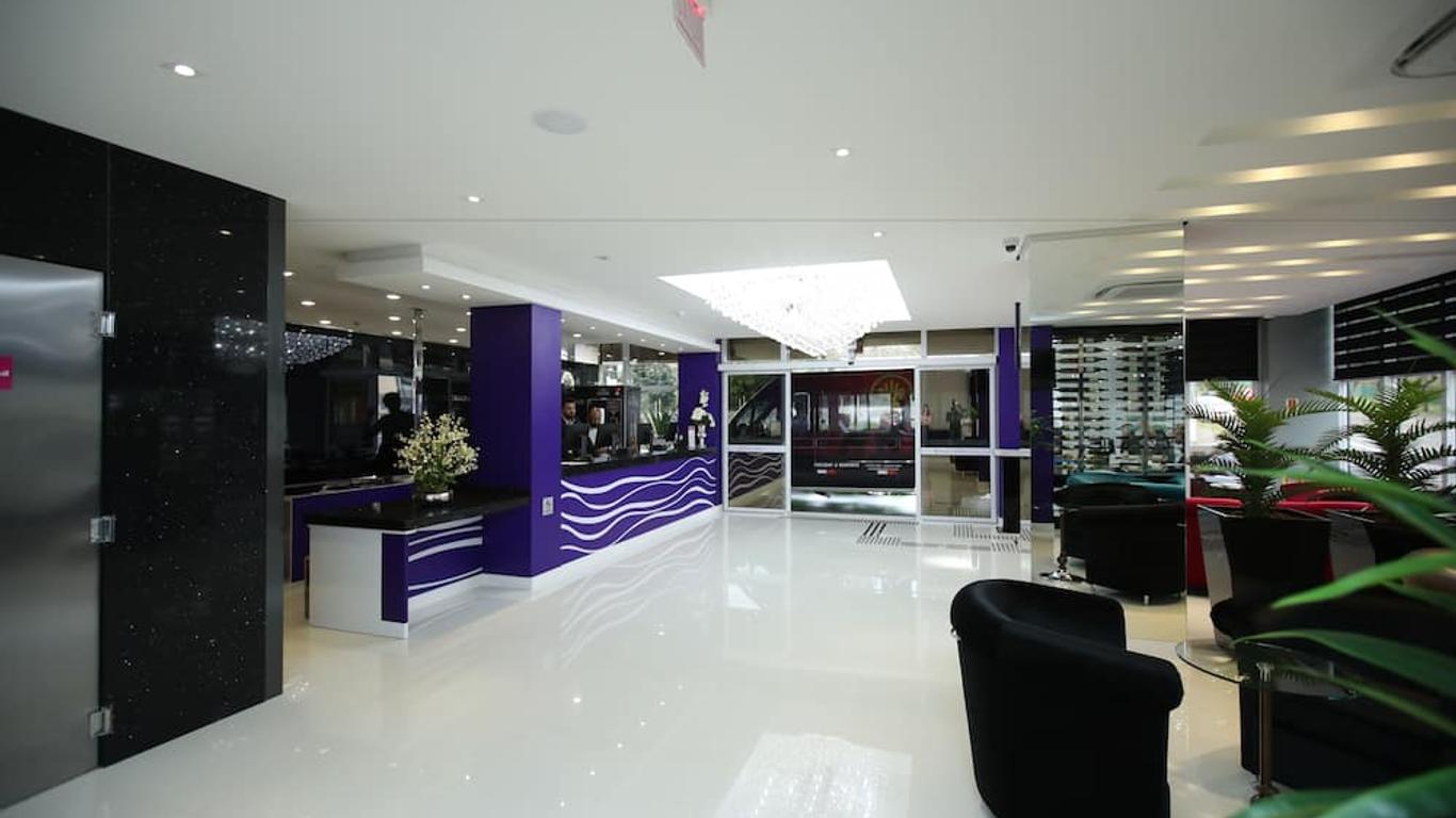 Holiday & Business Hotel