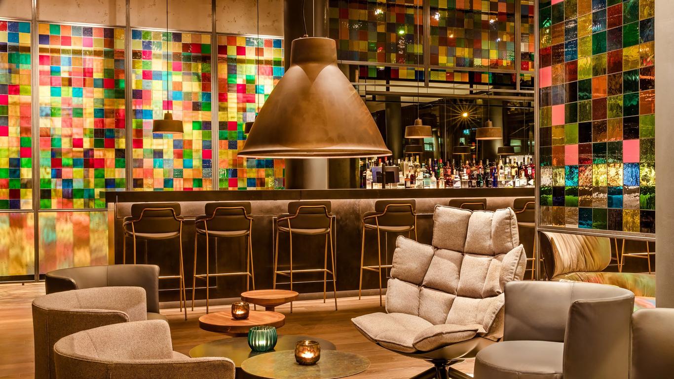 Motel One Köln-Neumarkt
