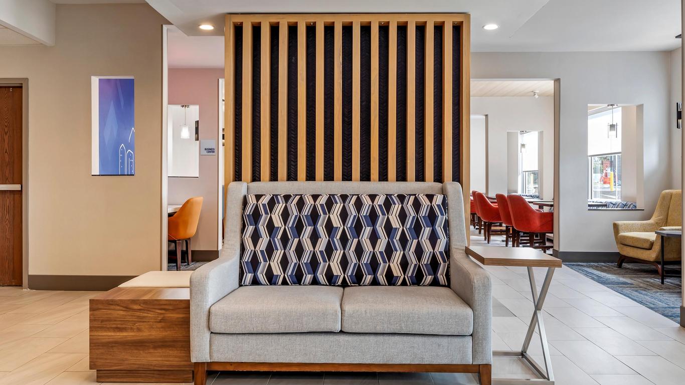 Holiday Inn Express Pittsburgh E - Waterfront Dr