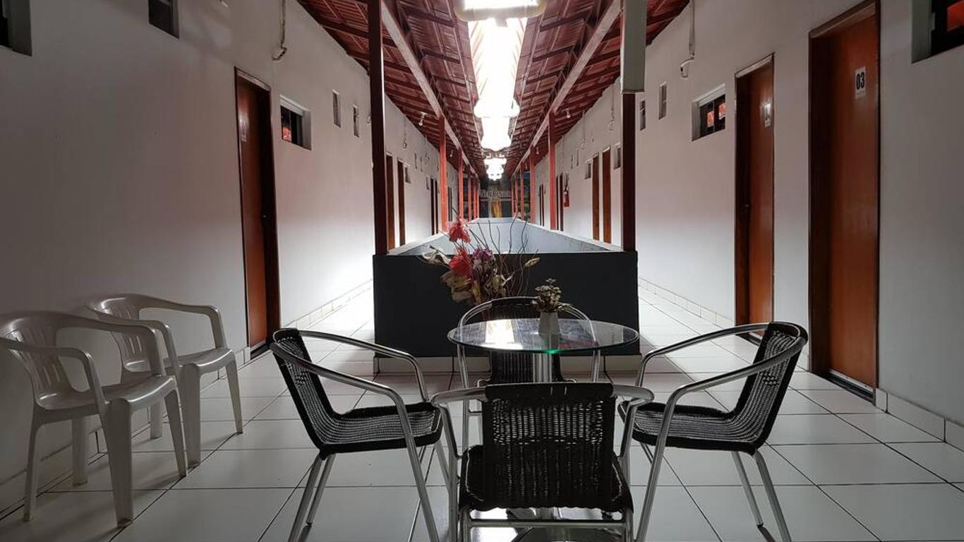 New Center Hotel