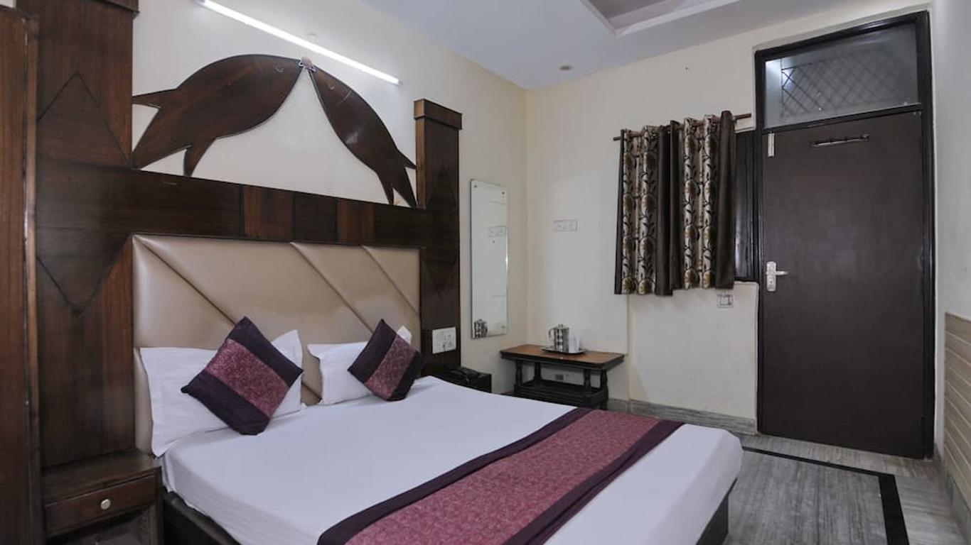 Oyo 6124 Lord Krishna Dx Inn