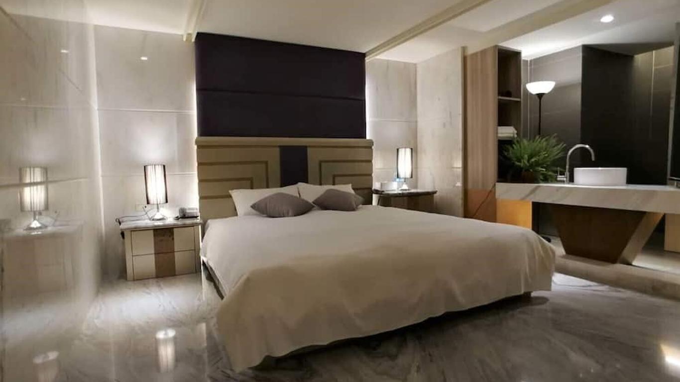 Michelle hotel