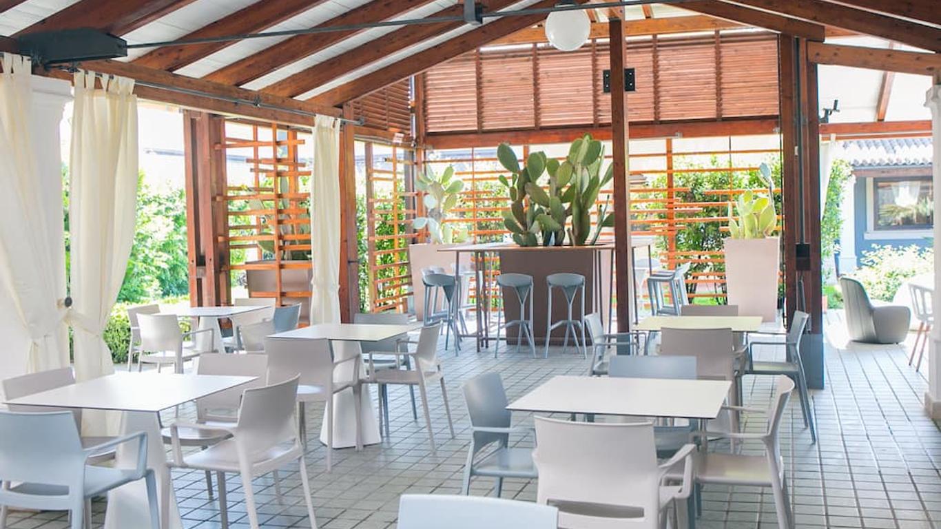 Igv Club Hotel Baia Samuele