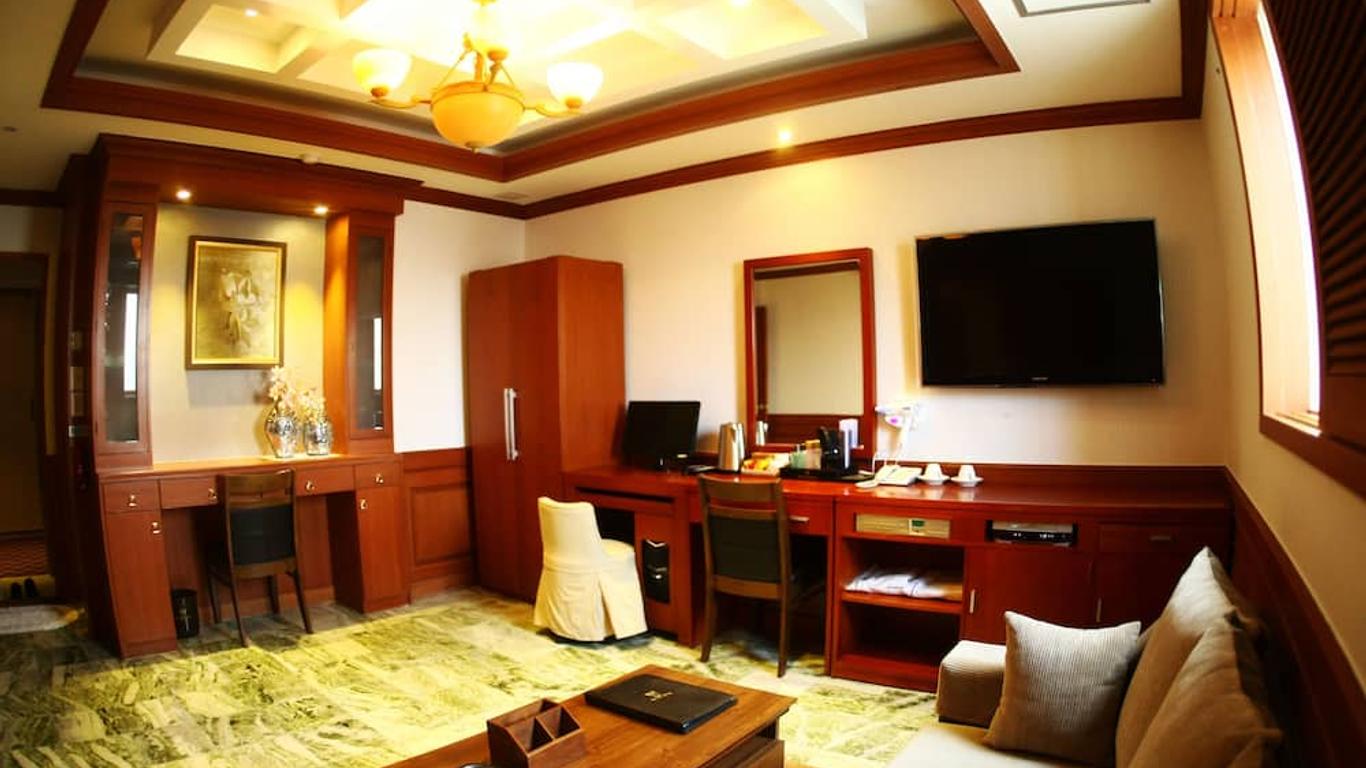 Metropol Tourist Hotel