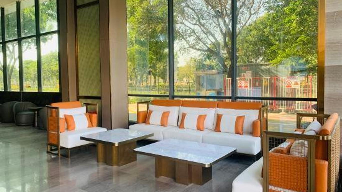 Yilong Ruiyun Hotel (Shenzhen Bao'an Airport Xiwan Mangrove Store)
