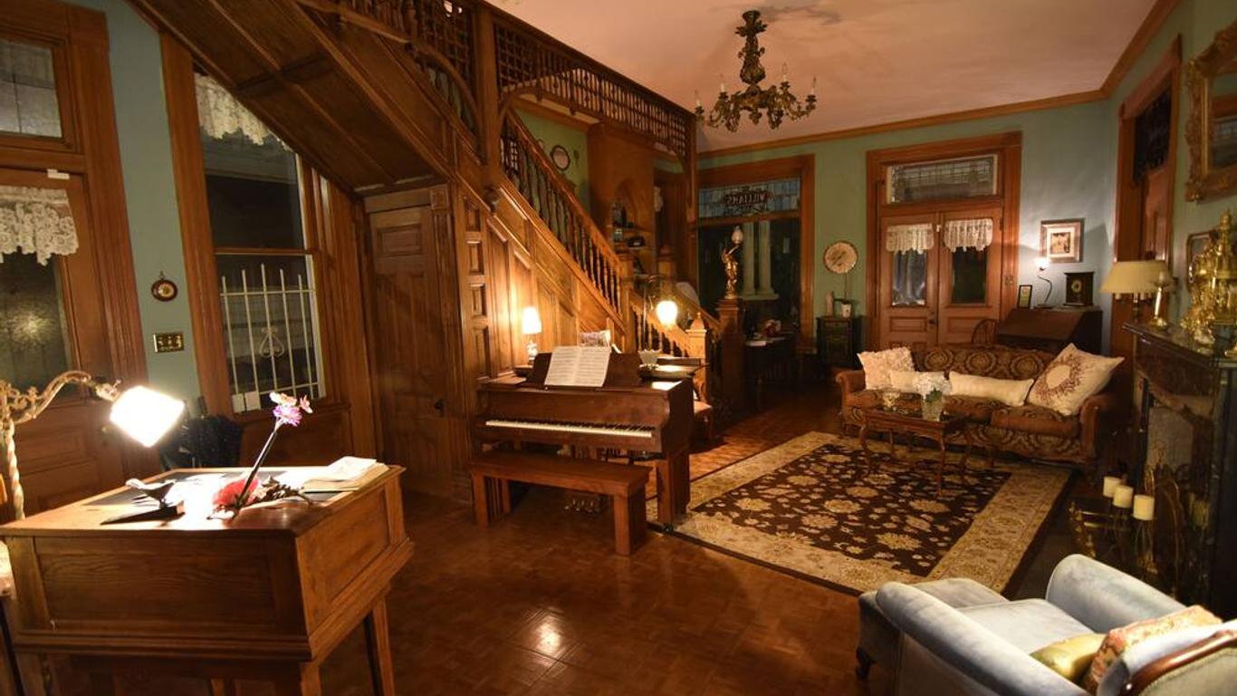 1890 Williams House Inn