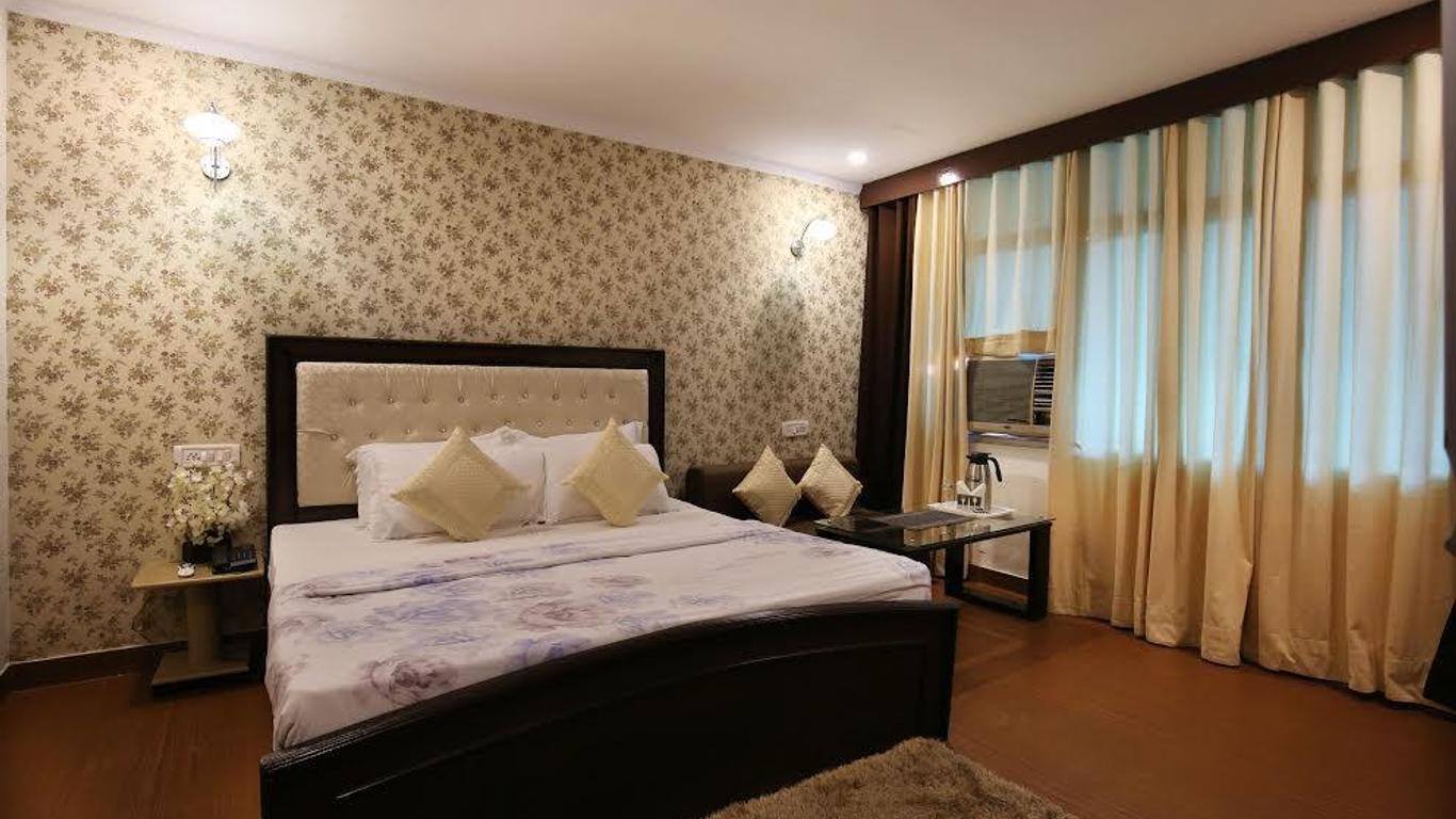 Hotel Pukhraj