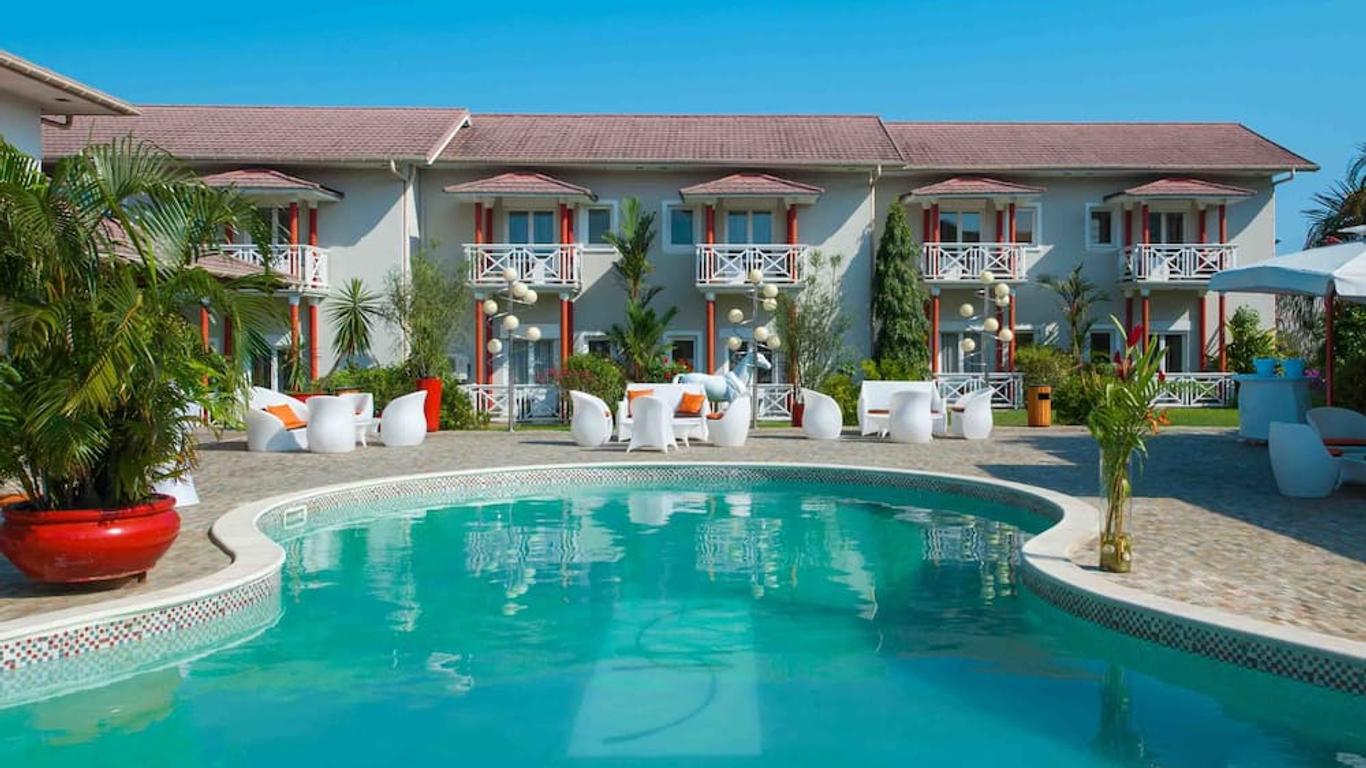Nomad Suites Residence