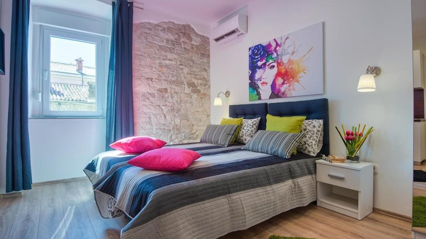 Top Center Rooms & Studio