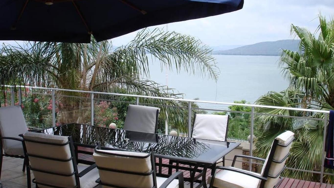 Kosmos Manor Guest House