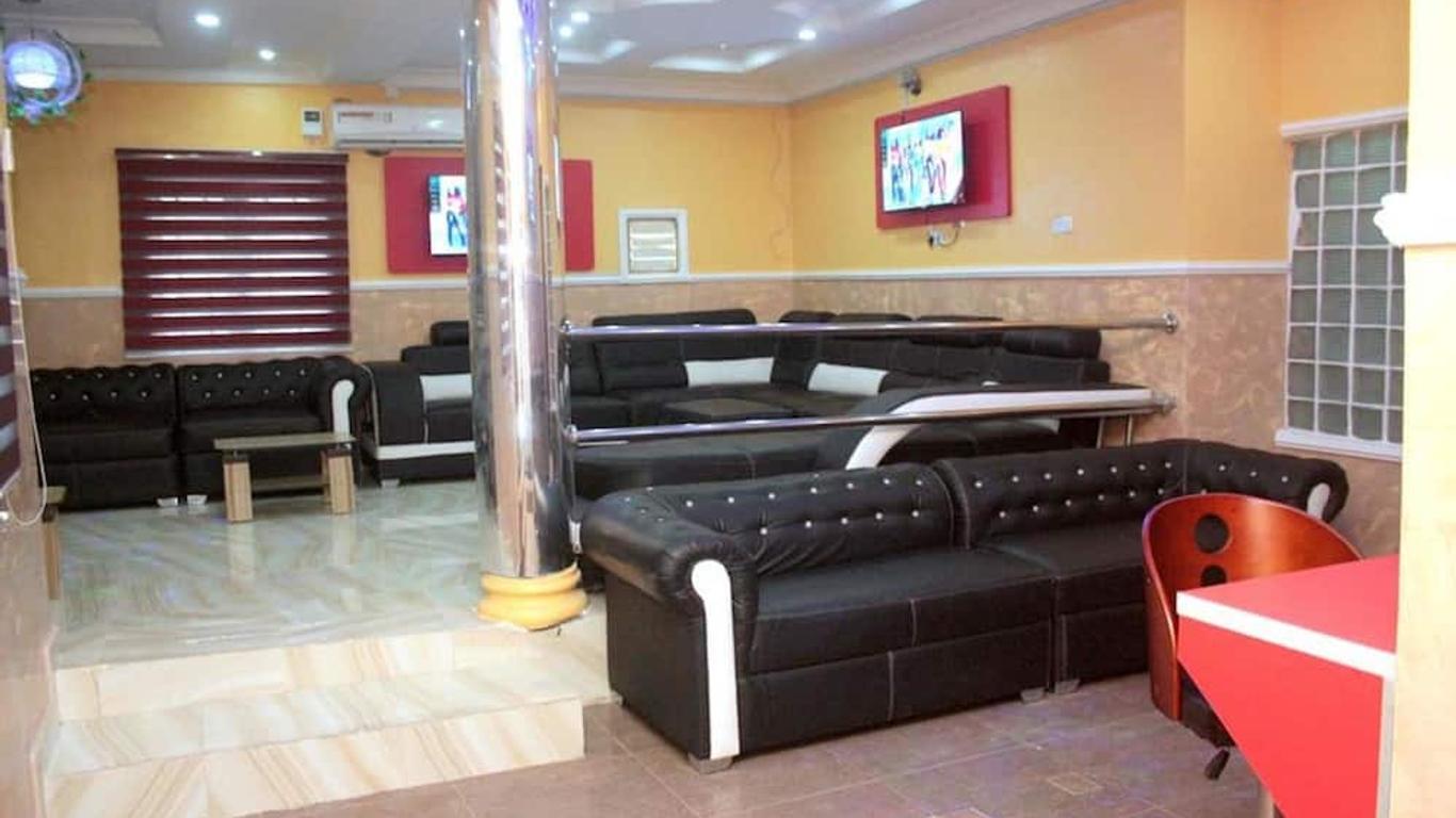 Mayoral Hotel & Suite
