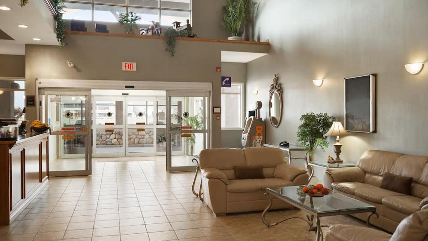 Ramada by Wyndham Clairmont/Grande Prairie