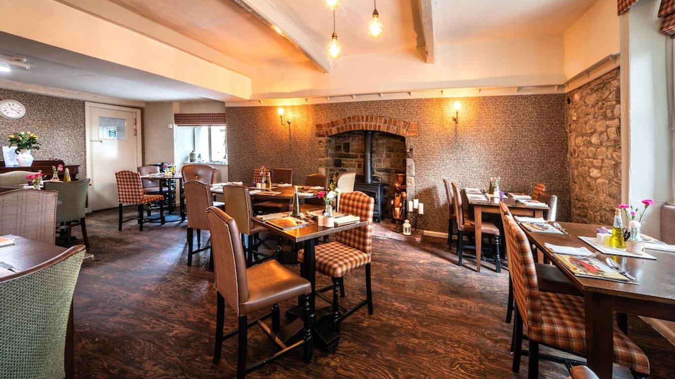 Maypole Inn