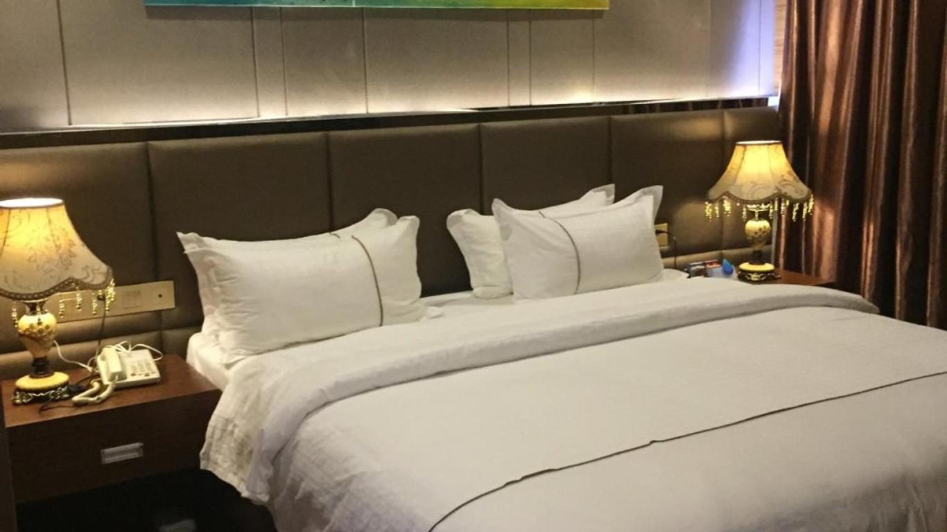 Water Bay Hotel