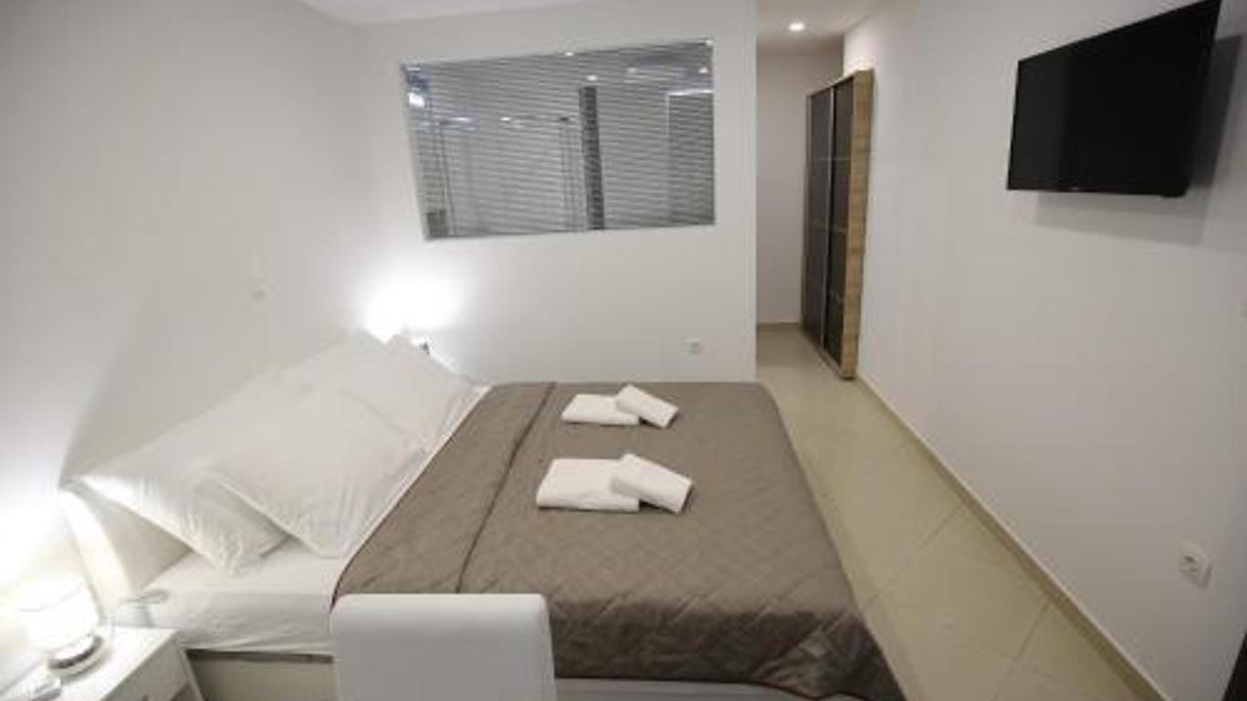 365 Rooms